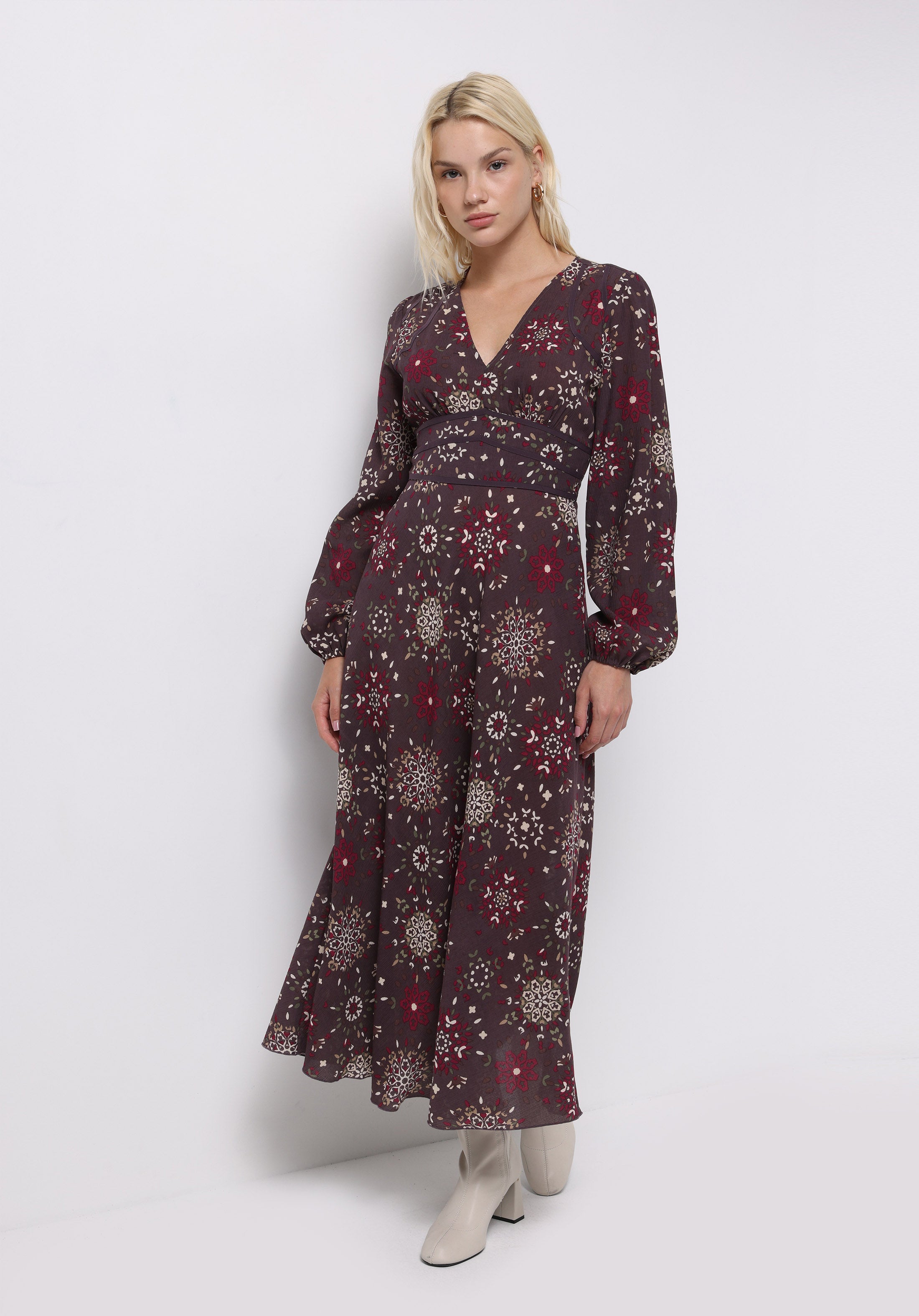 Colin's Dress 1075592