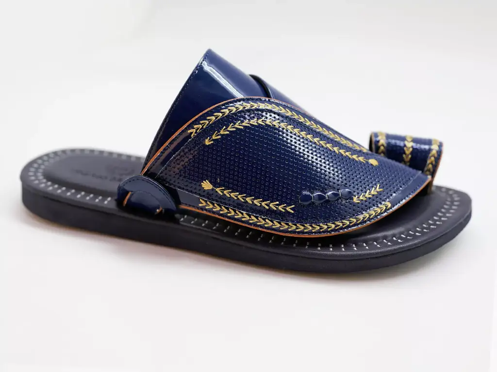 F.M Slipper 762733B