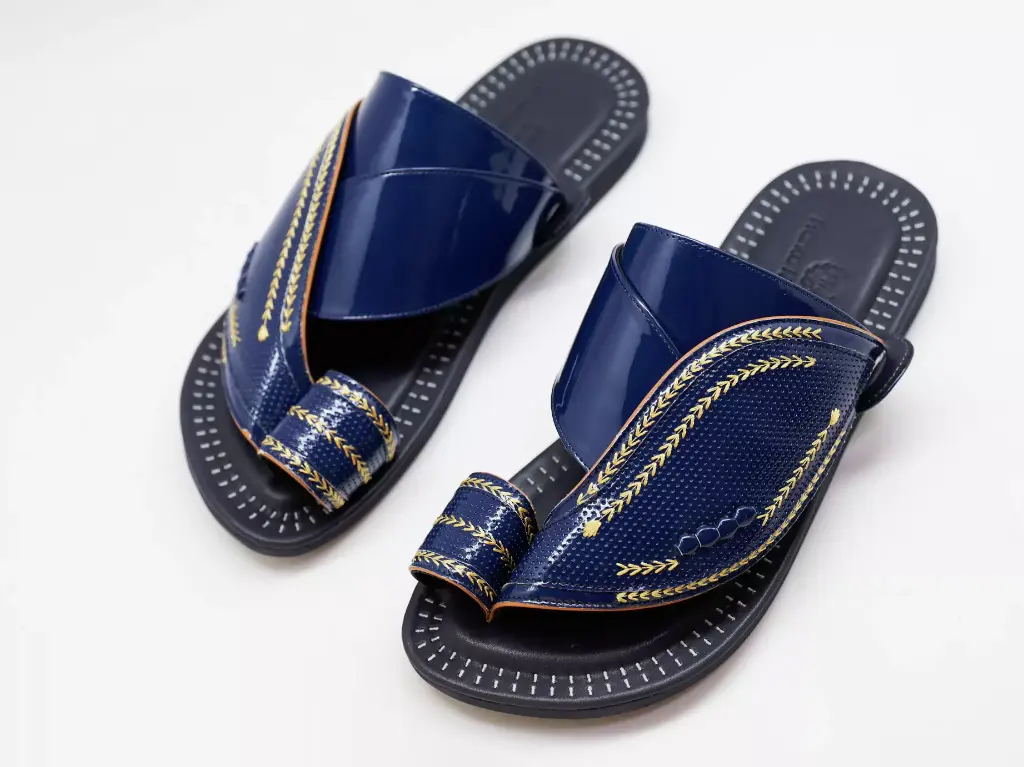F.M Slipper 762733B
