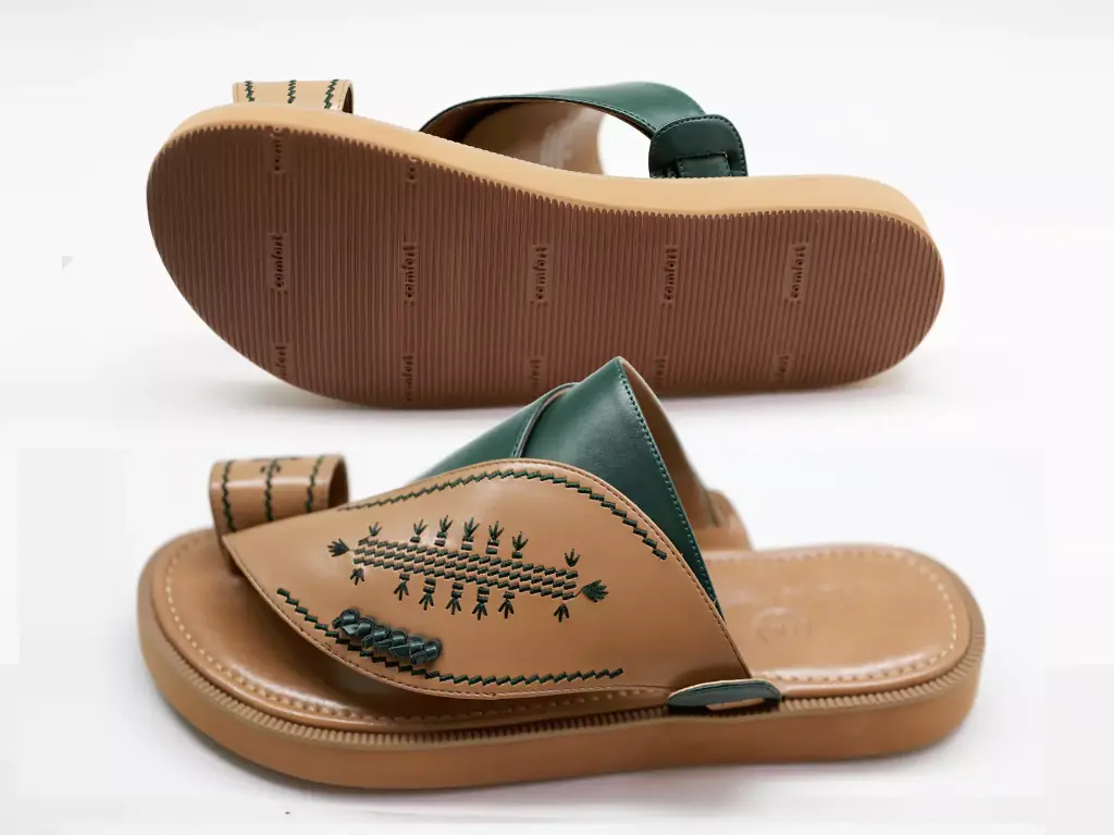 F.M Slipper 7136155A